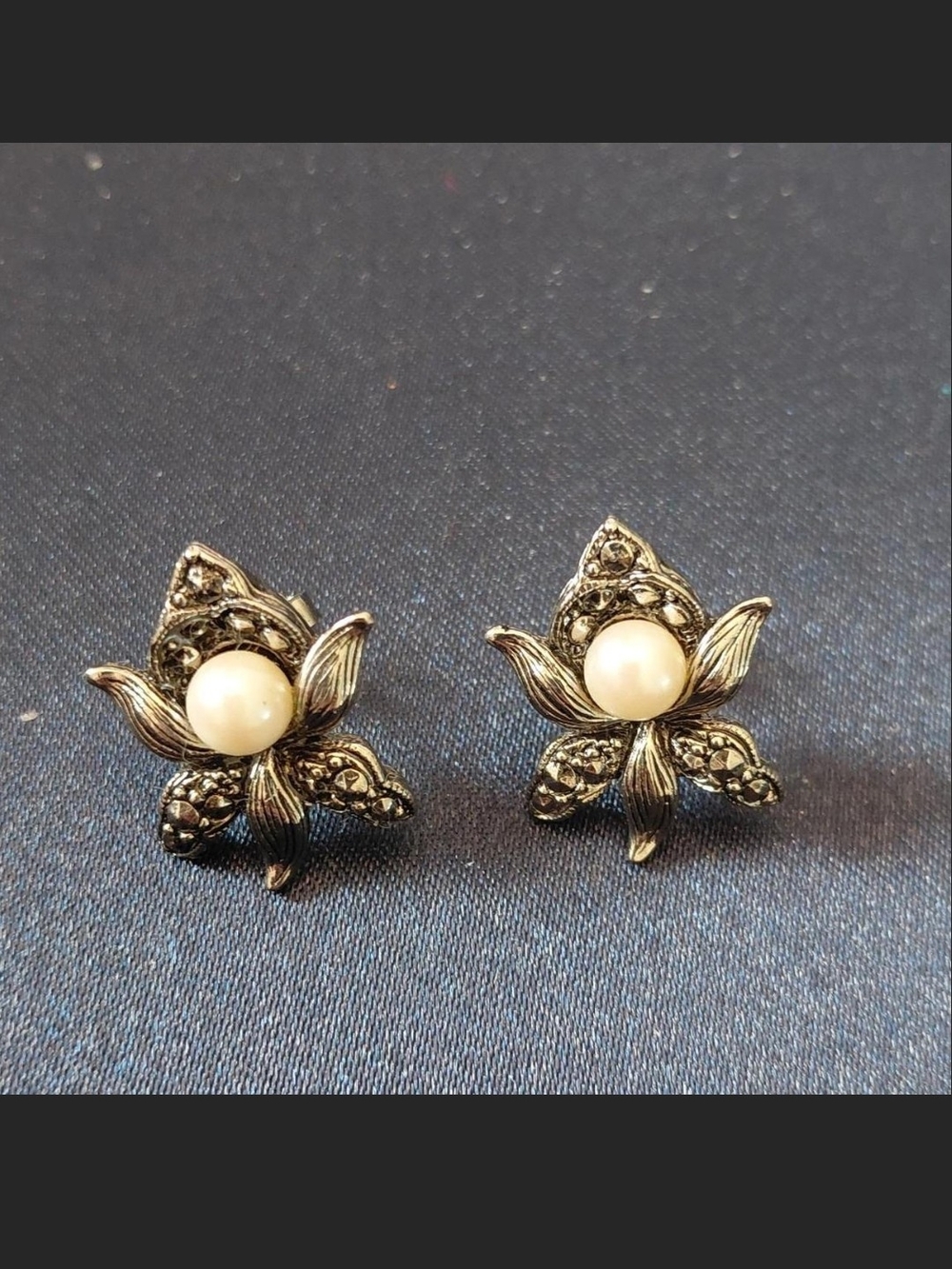 Avon Silver-Tone Floral Pearl Stud Earrings